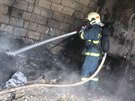 Tři jednotky hasičů na Olomoucku zasahovaly u požáru haly zámečnické firmy. Ten...