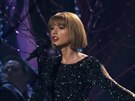 Grammy 2016: Úvodní píse Out of the Woods v podání Taylor Swiftové (Los...