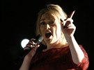 Adele na Grammy 2016 (15. února 2016)
