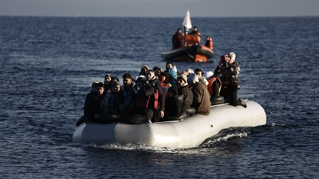 Přistání uprchlíků na řeckém ostrově Lesbos (10. února 2016)
