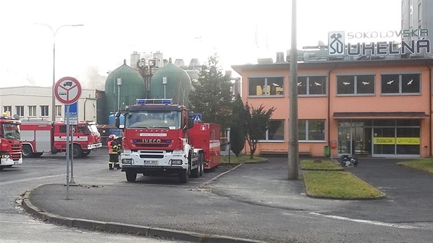 Hasii zasahuj u niku kyseliny chlorovodkov v arelu Sokolovsk uheln ve Vesov.