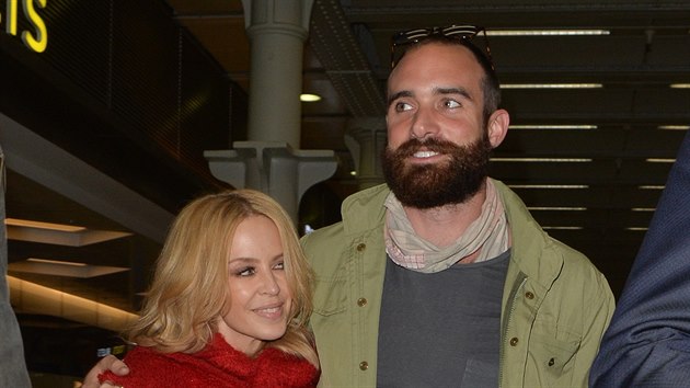 Kylie Minogue a Joshua Sasse tvoří pár od podzimu 2015. Před pár týdny se zasnoubili.