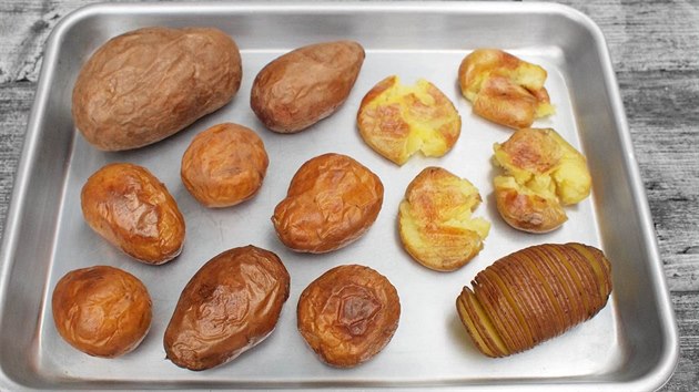 Brambory peen ve slupce: slupka poten tukem pkn zezltne a zesl vni brambor.