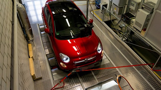Fiat 500X pi men emis ve vcarsk laboratoi na objednvku nmeck ekologick organizace DUH