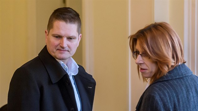 Daniel Brzkovský a Klára Fensteterová u soudu v kauze Key Investments.