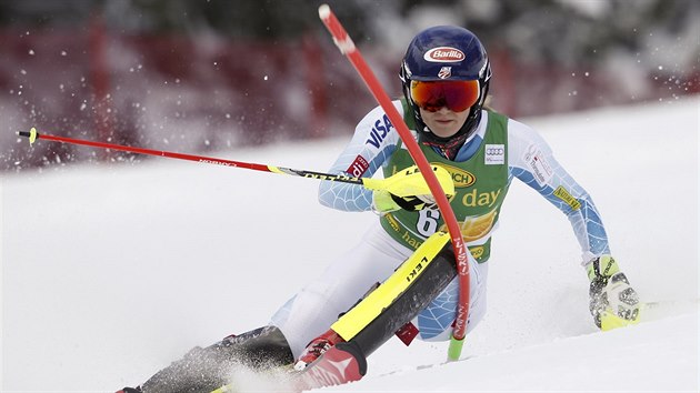 Mikaela Shiffrinov ve slalomu v Crans Montan.