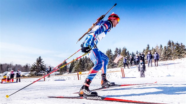 Bialtlonista Michal lesingr na trati sprintu v Presque Isle .