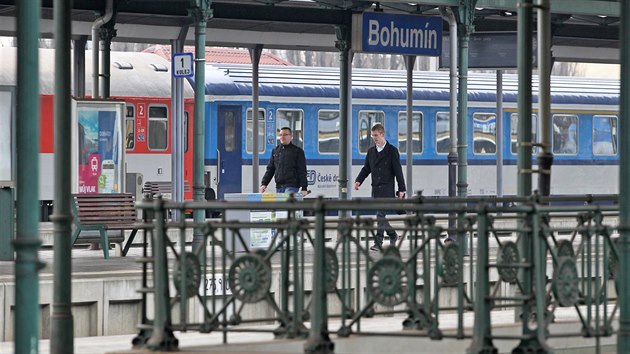 Por, kter v noru vypukl v budov pro zen provozu, doasn ochromil eleznin stanici Bohumn.
