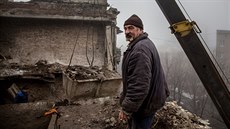 Opravy rozbombardovaného msta Debalceve na východ Ukrajiny (10. února 2016)