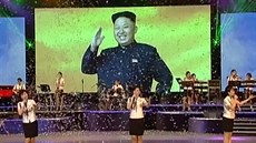 Kim ong-un na koncert oslavujícím vyputní rakety
