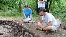 Studenti katedry archeologie Z�U, kte�í byli p�i lo�ských pr�zkumech na...