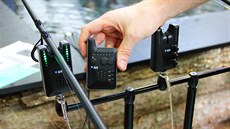 Hlási�e Alfa v reálu na hrazd� stojanu na expozici Jakuba Vágnera