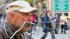 Petr �turc o�ivuje svými vystoupeními centrum Liberce, p�ivyd�lává si peníze k...