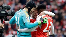 PARÁDA, DANNY! Gólman Petr �ech chválil svého spoluhrá�e Dannyho Welbecka,...