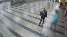 Lupi pipravil mladíka o mobil i peníze.