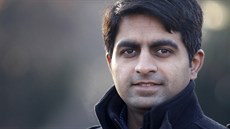 Mansoor Azeem pracuje v mezinárodní softwarové společnosti. V popisu jeho práce...