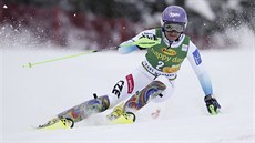 árka Strachová ve slalomu v Crans Montan.