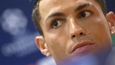 Portugalský fotbalista Cristiano Ronaldo na tiskové konferenci