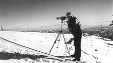 Bohuslav Cihla při natáčení dokumentu o horské službě na Lysé hoře.
