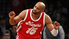 Vince Carter z Memphisu se raduje ze svého koe.