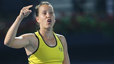 Barbora Strýcová slaví postup do finále turnaje v Dubaji.
