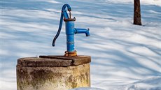 Hydrogeolog doporu�í vhodný typ studny, hloubku, zp�sob hloubení a odhadne...