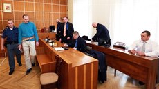 Pachatelé u Krajského soudu v Brn. (19. 2. 2016) 