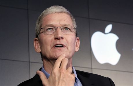 f technologickho gigantu Apple Tim Cook na tiskov konferenci v New Yorku...