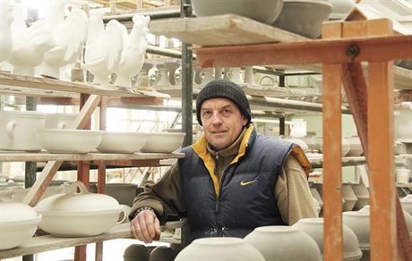 Zdenk Malena je novým provozovatelem Hrdjovické keramiky.
