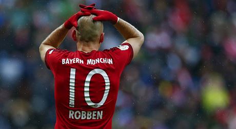 Zaduman Arjen Robben z Bayernu Mnichov v duelu s Darmstadtem