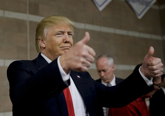 Donald Trump na volebním shromádní republikán v Nevad (23. února 2016).