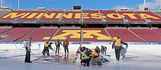 PÍPRAVY VRCHOLÍ. Minnesota miluje hokej - a dokala se svého duelu NHL pod...