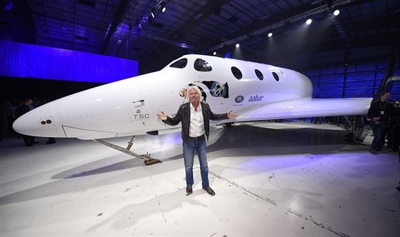 Richard Branson pedstavuje nový Spaceship Two Unity.
