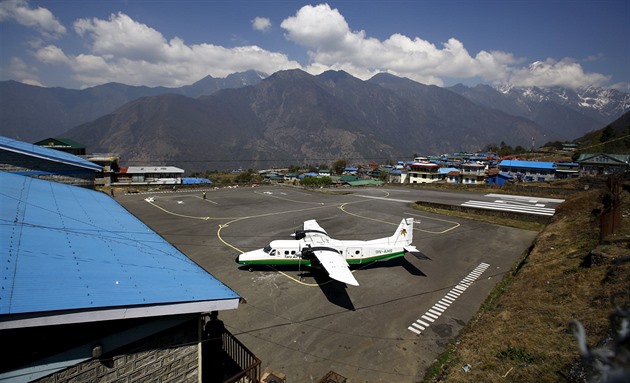 V nepálských horách zmizelo z radarů letadlo s 22 lidmi. Úřady zahájily pátrání