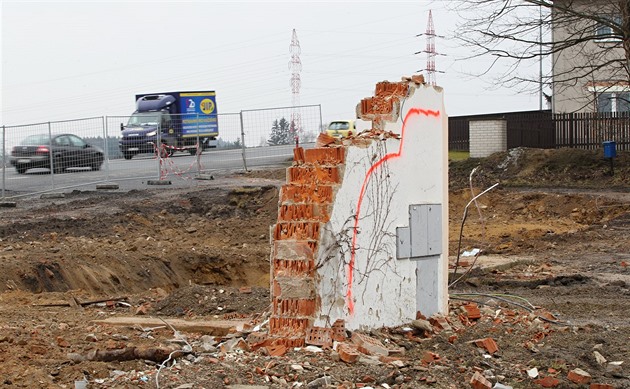 Noví majitelé si parcelu vybrali i proto, �e jsou na ni p�ivedeny ve�keré...