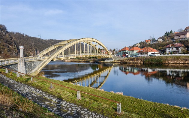Turistická stezka podél Svatojánských proudů je kvůli nestabilitě skály uzavřena