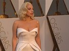 Móda z Oscar: Hluboké výstihy a nahá ramena