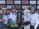 Medailistky z Pokwangu: uprostřed vítězná Francouzka Trespeuchová, vlevo...