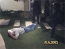 Policejní zásah v dom Radovana Krejíe (18. 6. 2005)