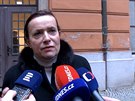 Alena Vitásková u brnnského soudu (prosinec 2015)