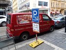 Parkování, nebo reklamní pouta?