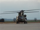 Americké vrtulníky CH-47 Chinook plánovan tankovaly na základn v Námti nad...