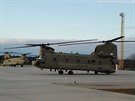 Americké vrtulníky CH-47 Chinook plánovan tankovaly na základn v Námti nad...