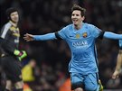 Lionel Messi z Barcelony se raduje poté, co vstelil gól v osmifinále Ligy...