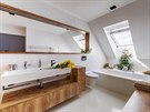 Koupelna je vybavena akrylátovou vanou, keramickým dvojumyvadlem Vero (obojí...
