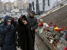 Lidé si v sobotu v Kyjev pipomnli obti ukrajinského Majdanu. (20. 2. 2016)