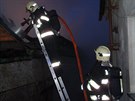 Navzdory snaze pěti jednotek hasičů zničil požár na Prostějovsku rodinný dům....