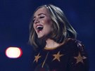 Adele získala hned čtyři trofeje. (Brit Awards, Londýn, 24. února 2016)
