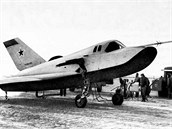 Archivní fotografie z letových zkoušek letounu EPOS MiG 105.11, které se...