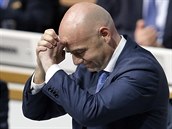 Gianni Infantino se prv stal novm prezidentem FIFA.